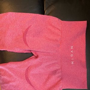 NVGTN Crimson curve leggings